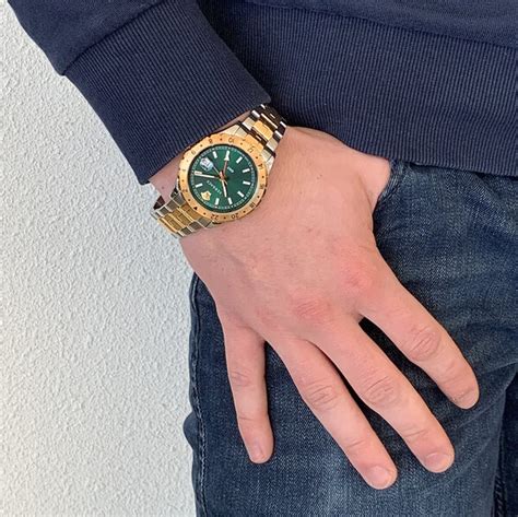 versace herren-armbanduh versace men's v11050016|Versace Hellenyium GMT Quartz Green Dial Men's Watch .